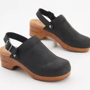 White Mountain Black Suede Clogs Size 7 Women’s
